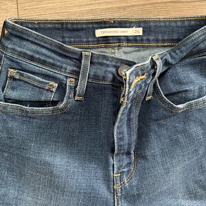 Skinny Jeans High Rise
NEW Size 26